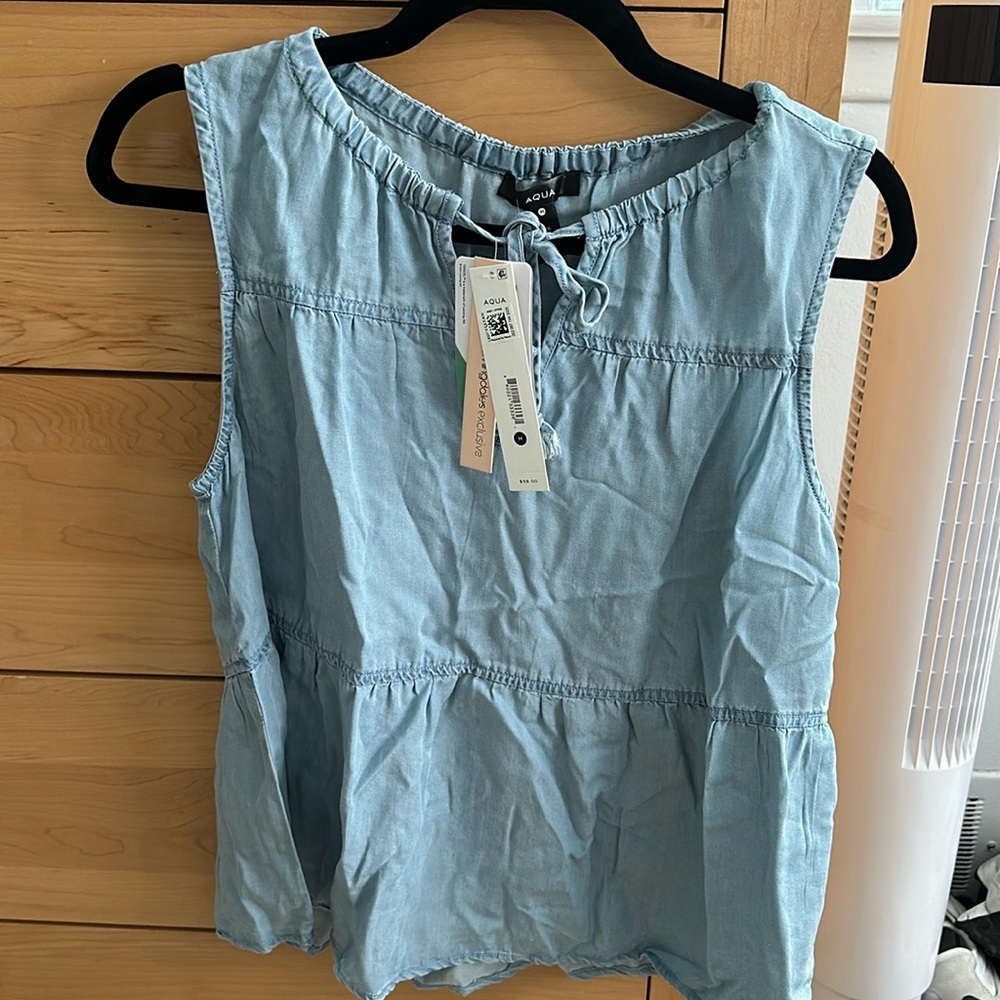 **NWT** Bloomingdale's Aqua brand sleeveless shirt, size M tencel fabric